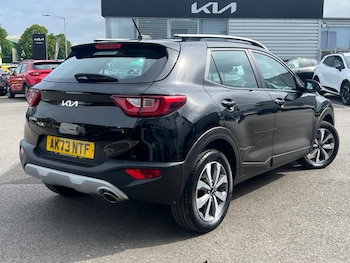 Used Kia Stonic 2023 for sale - 78671238: Photo