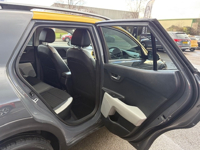 Used Kia Stonic 2023 for sale - 77691529: Photo 15