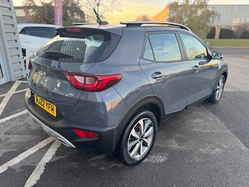 Used Kia Stonic 2022 for sale - 76580720: Photo