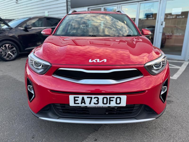 Used Kia Stonic 2023 for sale - 76355507: Photo 2