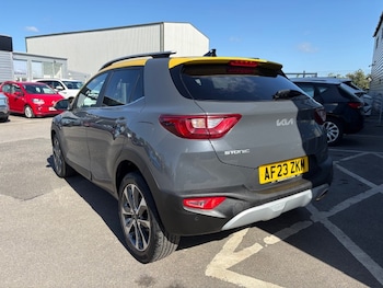 Used Kia Stonic 2023 for sale - 78262154: Photo