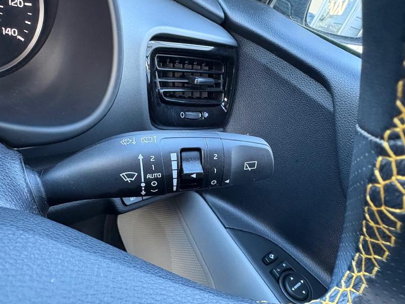 Used Kia Stonic 2023 for sale - 77417147: Photo 19