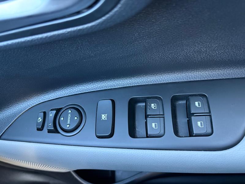 Used Kia Stonic 2023 for sale - 77417147: Photo 21