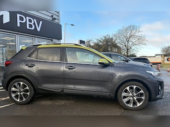 Used Kia Stonic 2017 for sale - 77159208: Photo