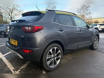 Used Kia Stonic 2017 for sale - 77159208: Photo