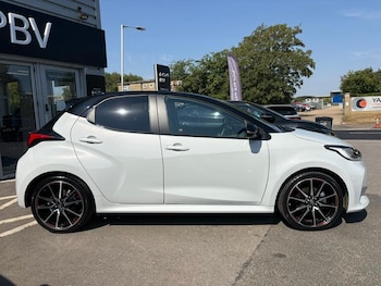 Used Toyota Yaris 2024 for sale - 79141026: Photo