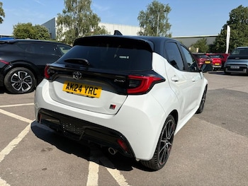 Used Toyota Yaris 2024 for sale - 79141026: Photo