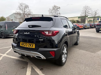 Used Kia Stonic 2023 for sale - 78131523: Photo