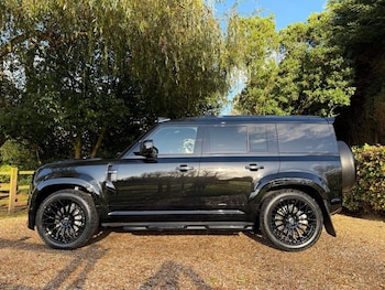 Used Land Rover Defender 110 2025 for sale - 76539648: Photo