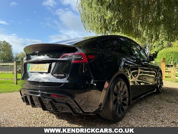 Used Tesla Model Y 2024 for sale - 76074143: Photo