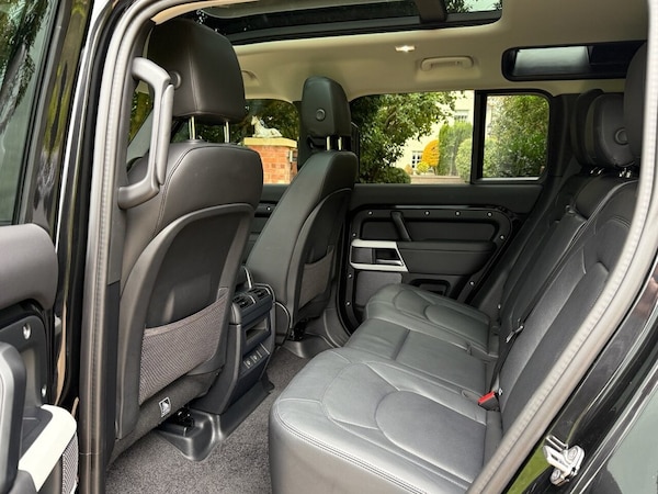 Used Land Rover Defender 2024 for sale - 76039242: Photo 29