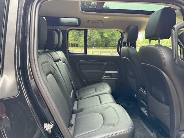 Used Land Rover Defender 2024 for sale - 76039242: Photo 33