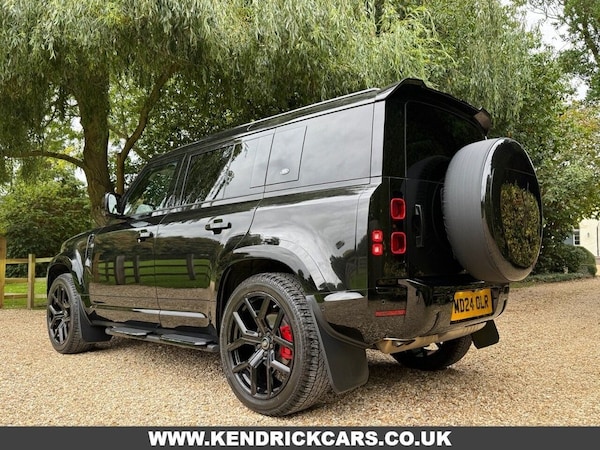 Used Land Rover Defender 2024 for sale - 76039242: Photo 3