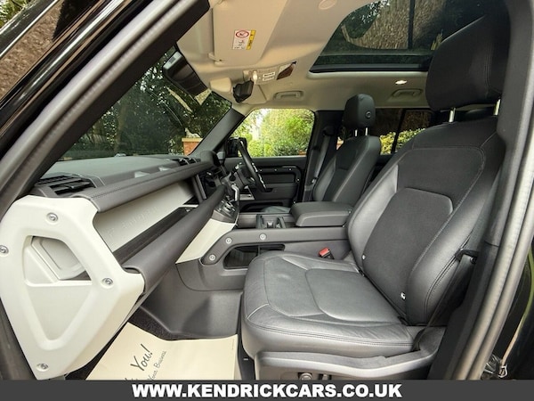 Used Land Rover Defender 2024 for sale - 76039242: Photo 6