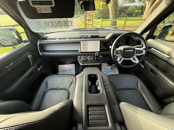 Used Land Rover Defender 2024 for sale - 76867728: Photo