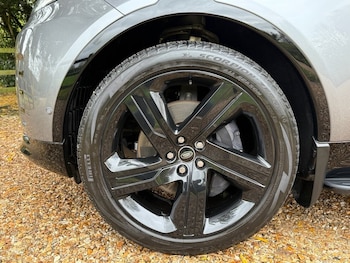 Used Land Rover Discovery 2025 for sale - 76361633: Photo