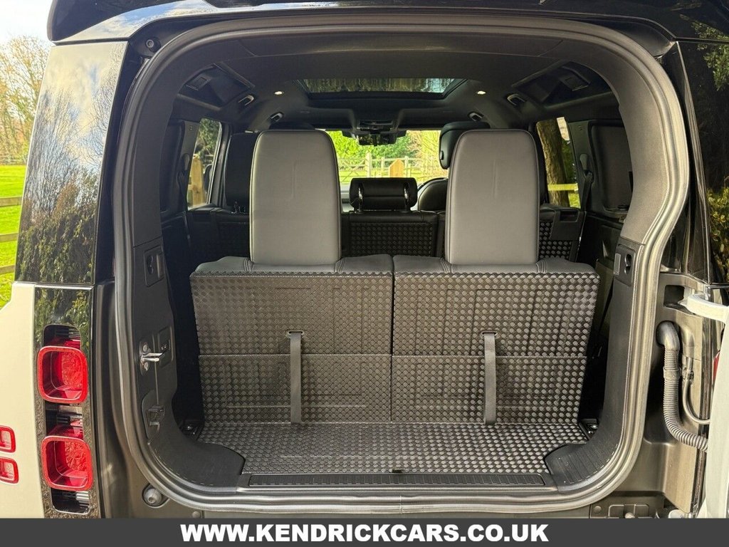 Used Land Rover Defender 2023 for sale - 76559115: Photo 6