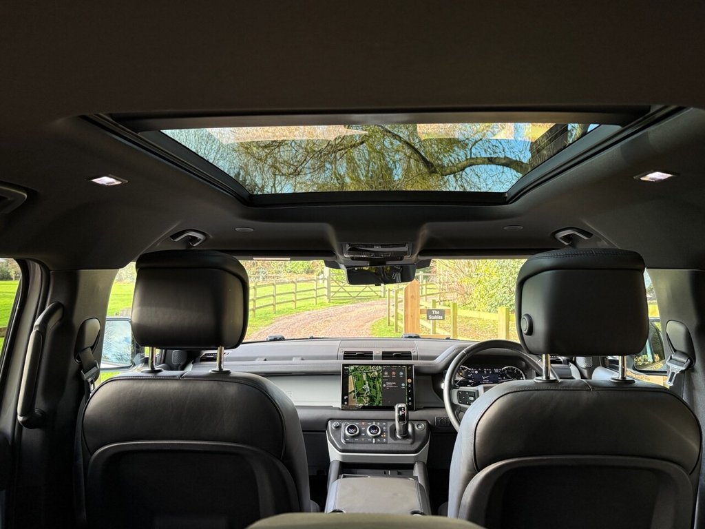 Used Land Rover Defender 2023 for sale - 76559115: Photo 8