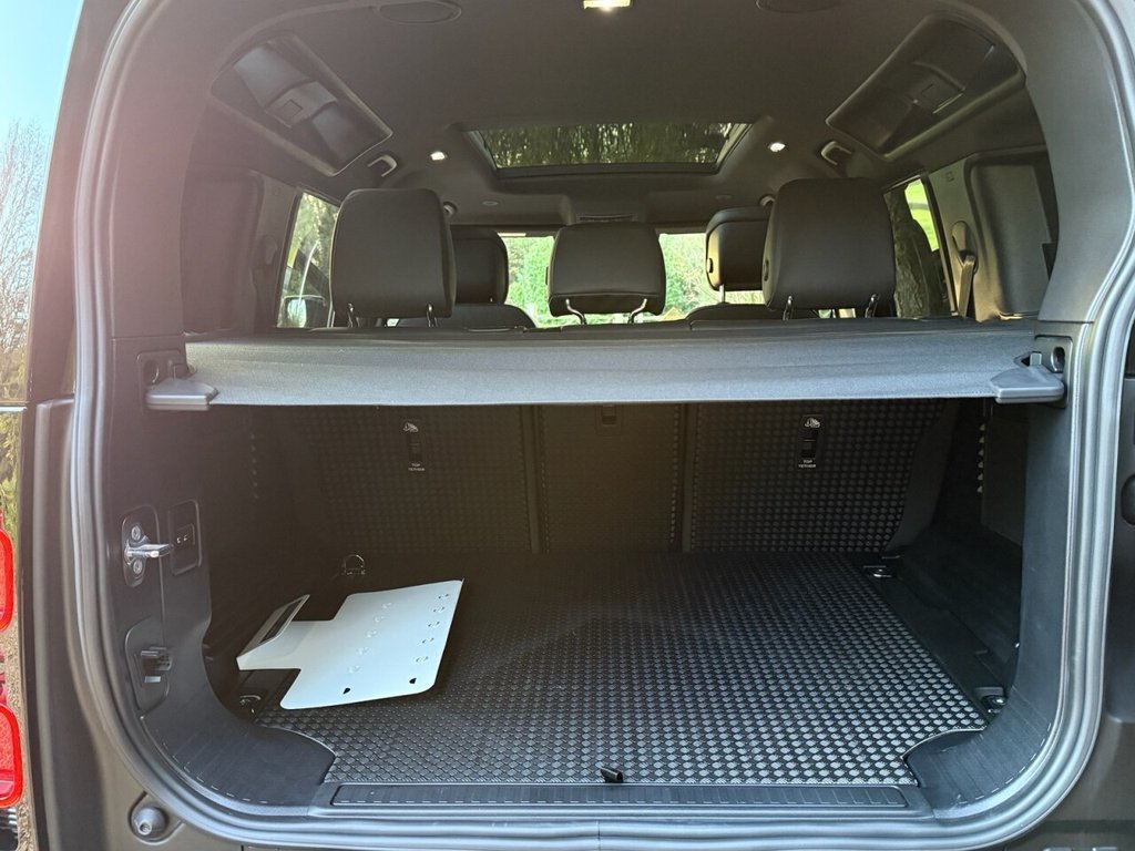 Used Land Rover Defender 2025 for sale - 76547119: Photo 24