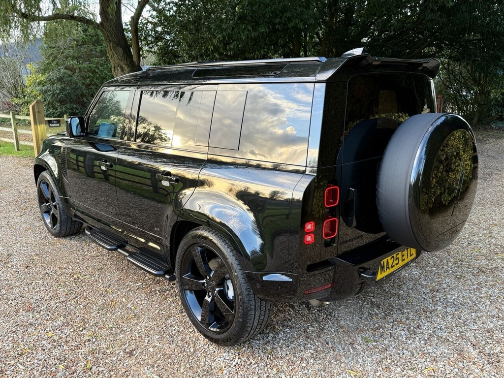 Used Land Rover Defender 2025 for sale - 76547119: Photo 32