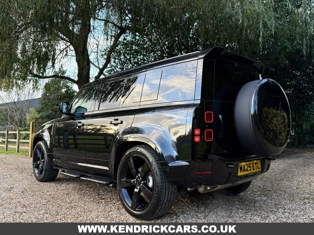 Used Land Rover Defender 2025 for sale - 76547119: Photo 5