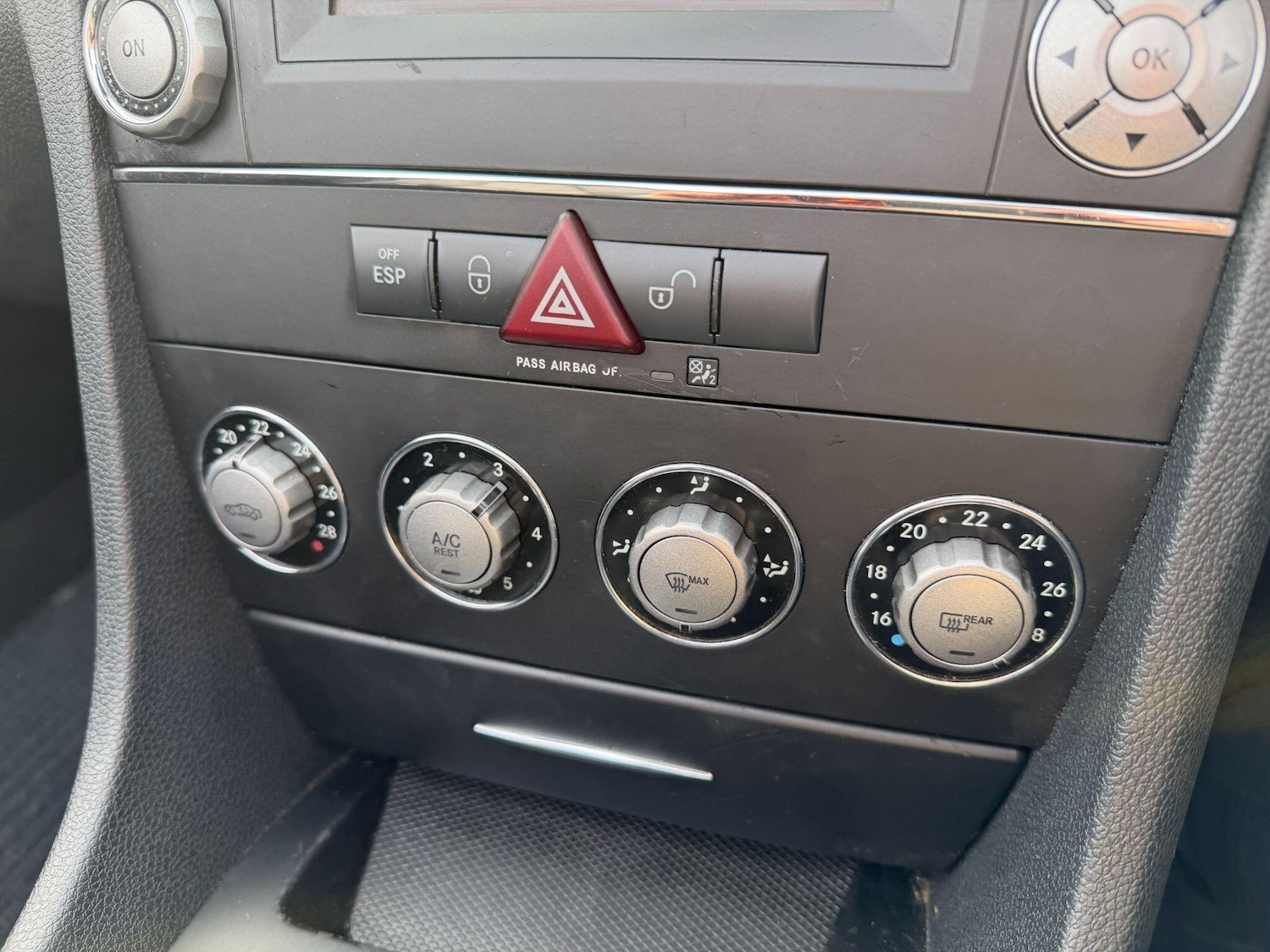 Used Mercedes-Benz SLK 2008 for sale - 77970171: Photo 19