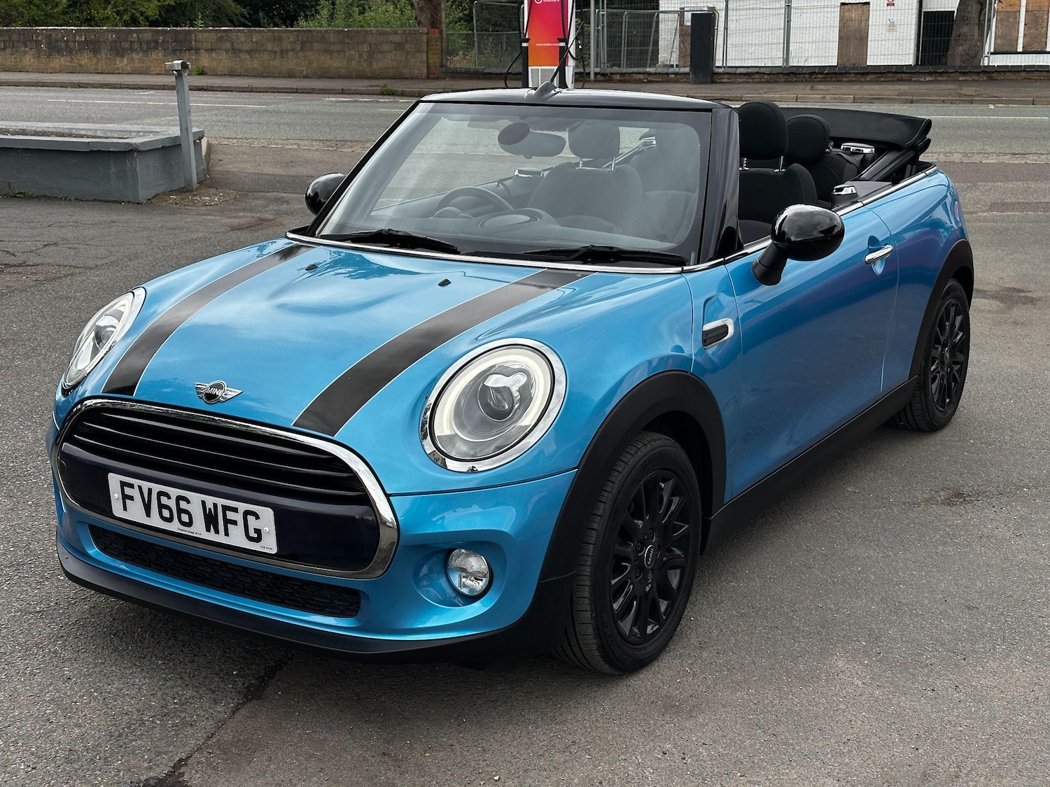 Used MINI Convertible 2017 for sale - 76936537: Photo 13