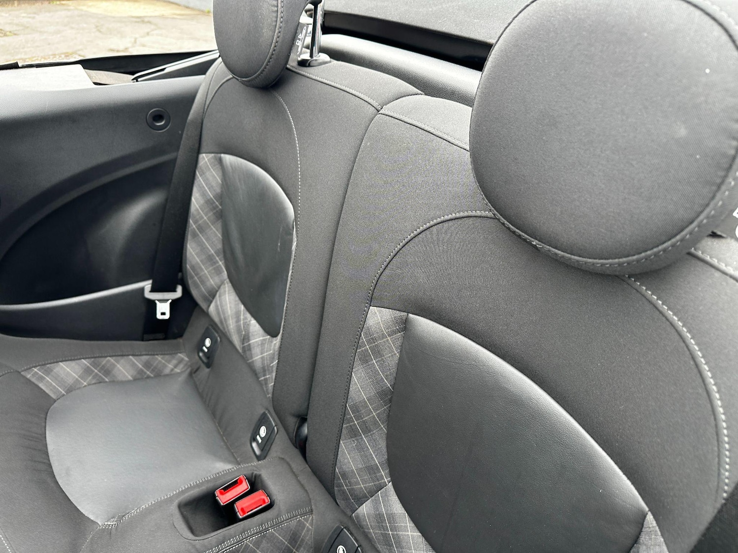 Used MINI Convertible 2017 for sale - 76936537: Photo 25