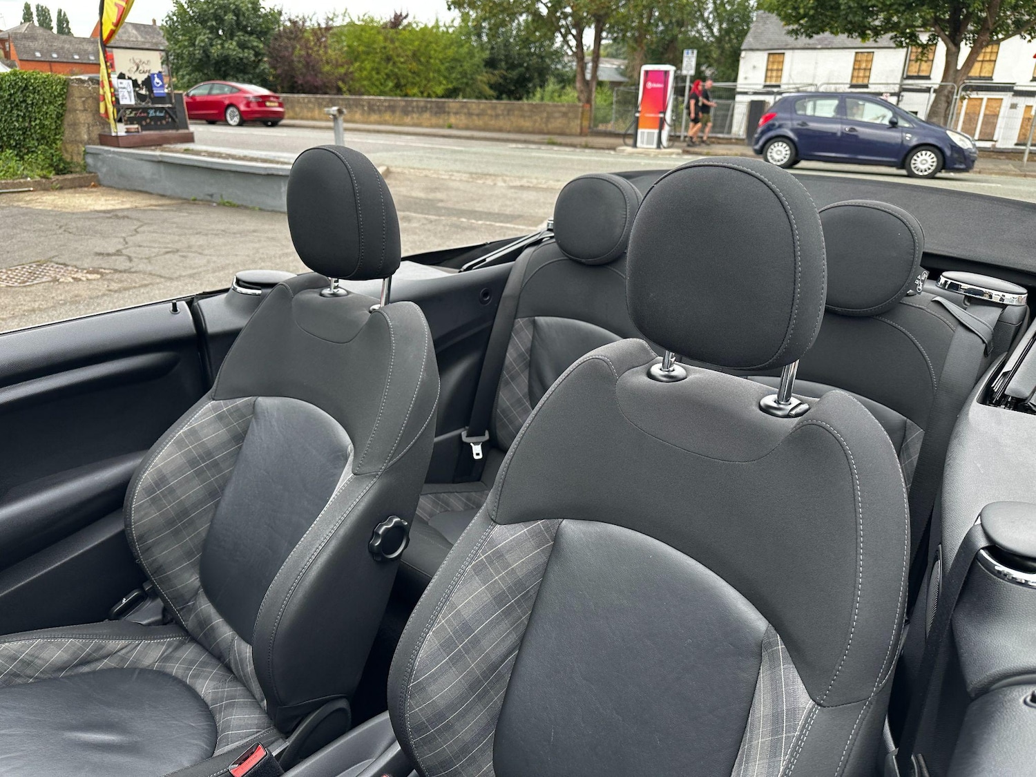 Used MINI Convertible 2017 for sale - 76936537: Photo 28