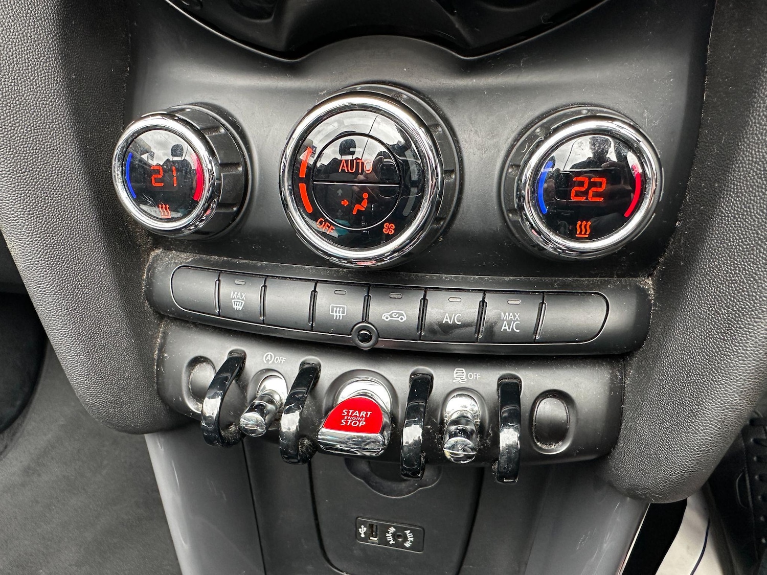 Used MINI Convertible 2017 for sale - 76936537: Photo 32