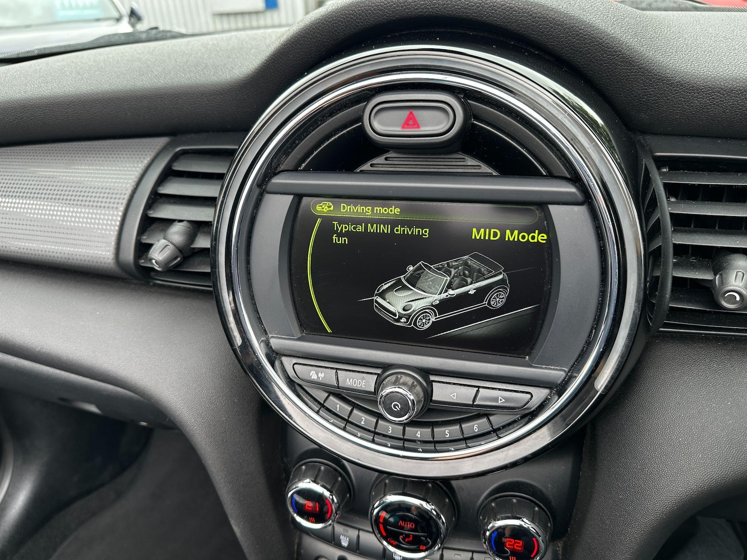 Used MINI Convertible 2017 for sale - 76936537: Photo 36