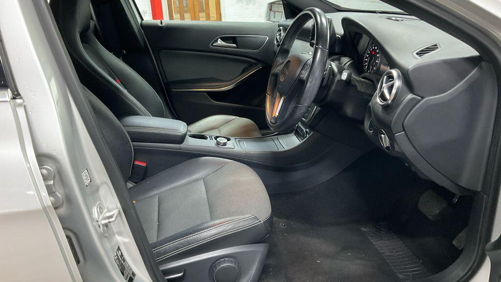 Used Mercedes-Benz A-Class 2015 for sale - 76921965: Photo 9