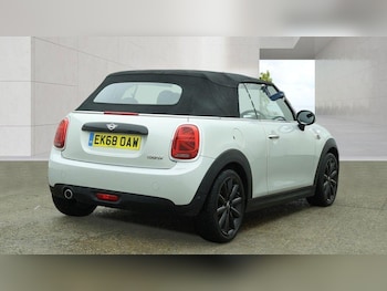 Used MINI Convertible 2018 for sale - 78648357: Photo
