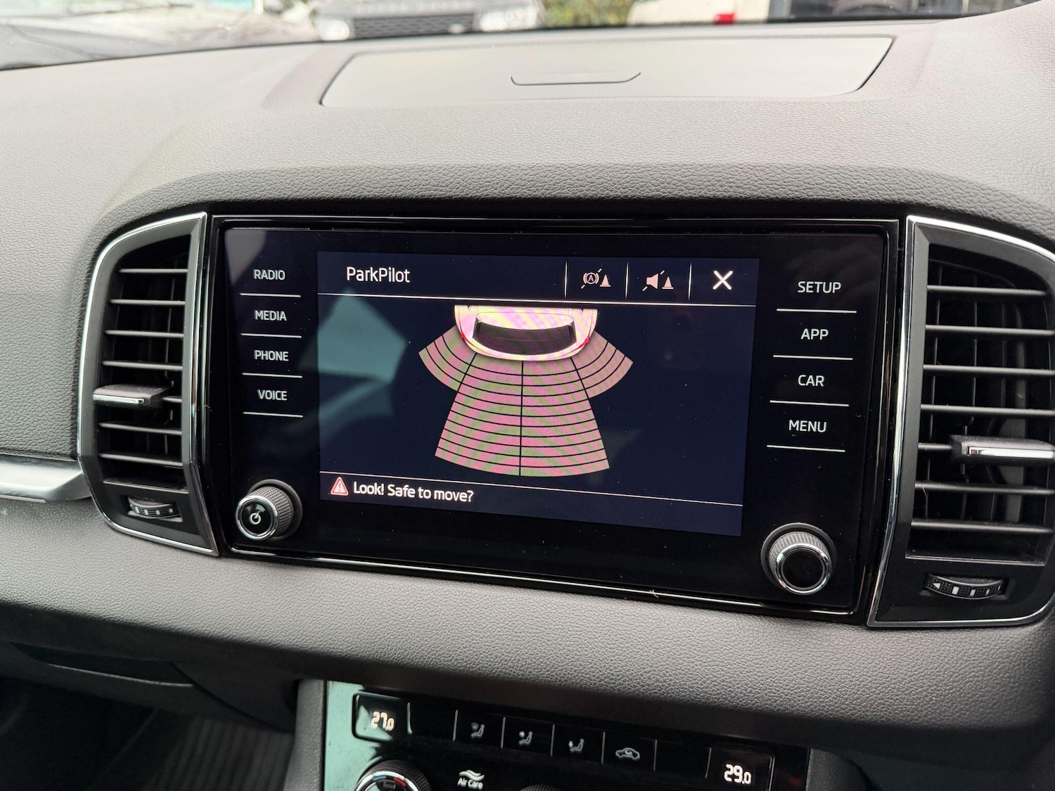 Used Skoda Karoq 2018 for sale - 76936076: Photo 22