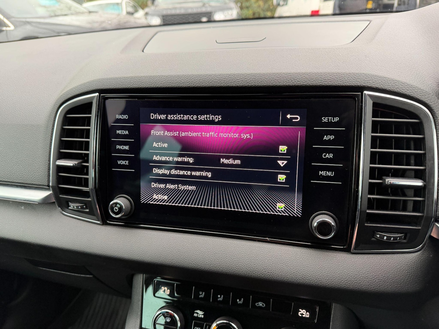 Used Skoda Karoq 2018 for sale - 76936076: Photo 24