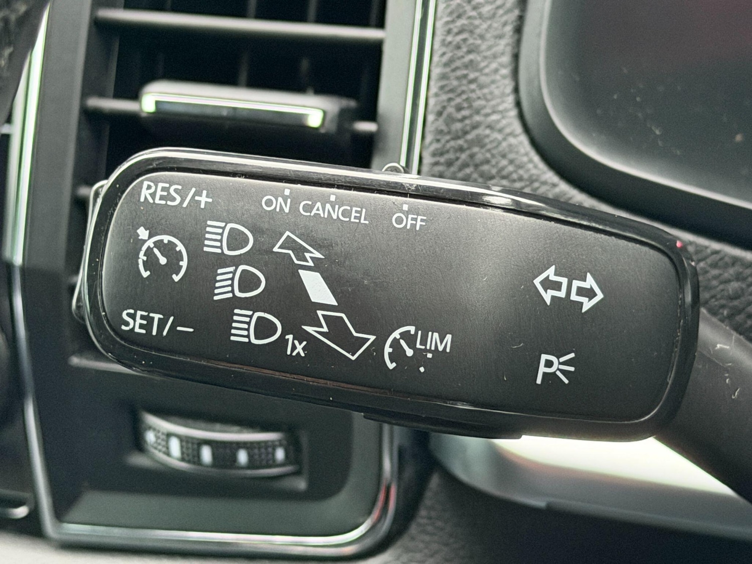 Used Skoda Karoq 2018 for sale - 76936076: Photo 28