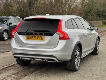 Used Volvo V60 Cross Country 2015 for sale - 77040843: Photo
