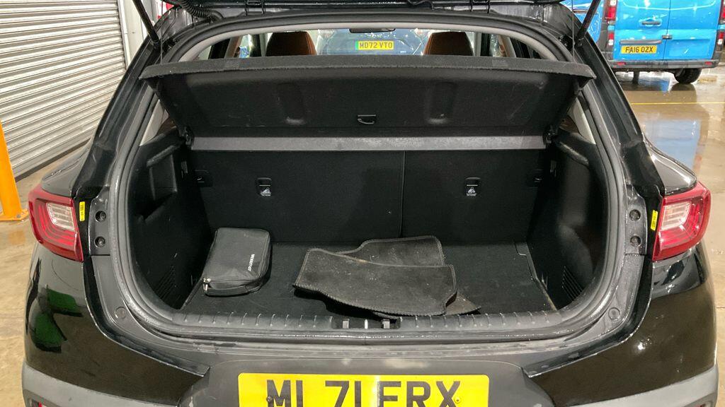 Used Kia Stonic 2021 for sale - 77040333: Photo 7