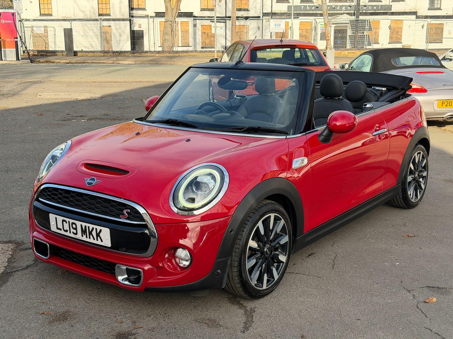 Used MINI Convertible 2019 for sale - 76936234: Photo 11