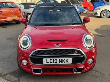 Used MINI Convertible 2019 for sale - 76936234: Photo