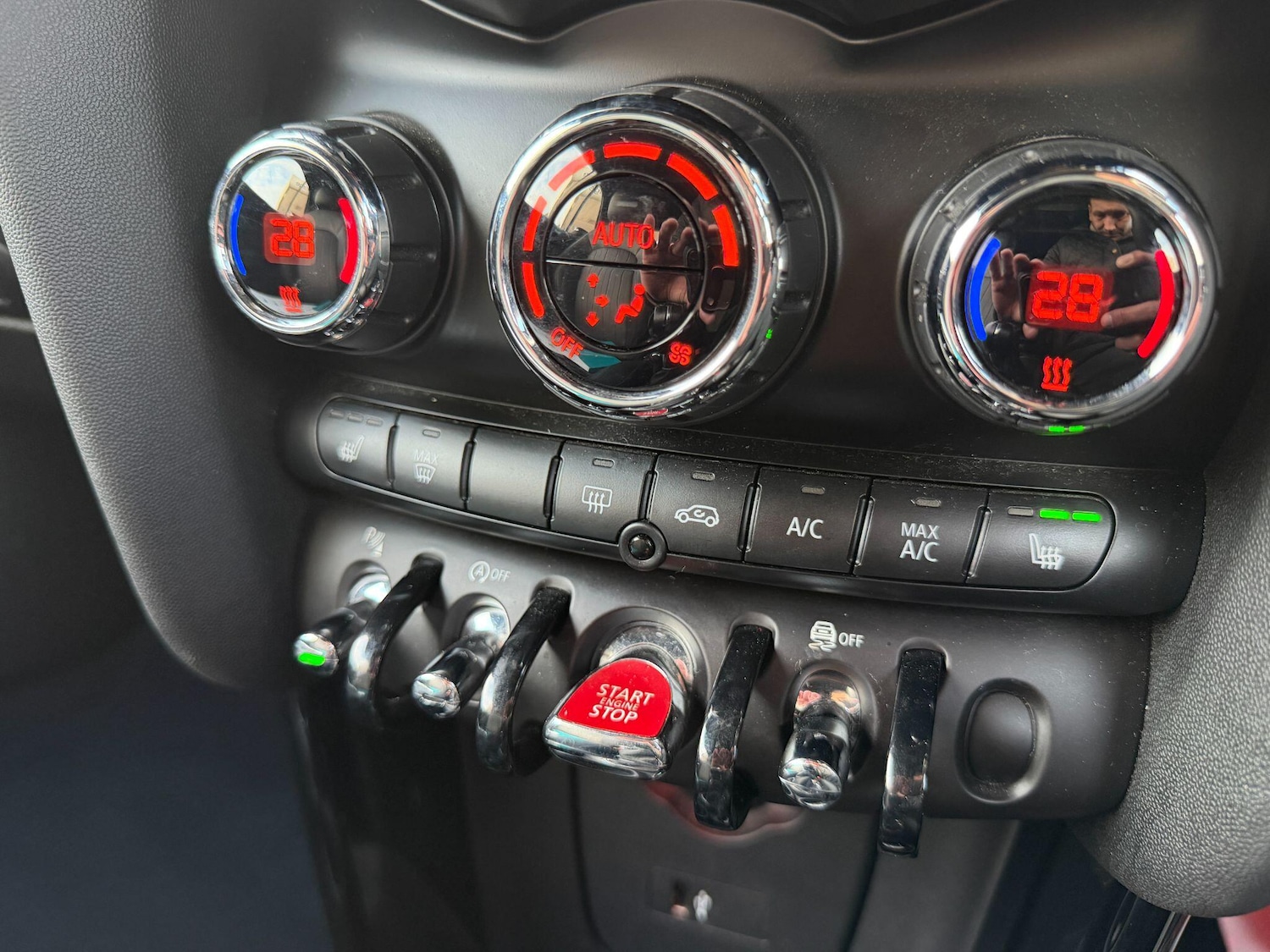 Used MINI Convertible 2019 for sale - 76936234: Photo 34