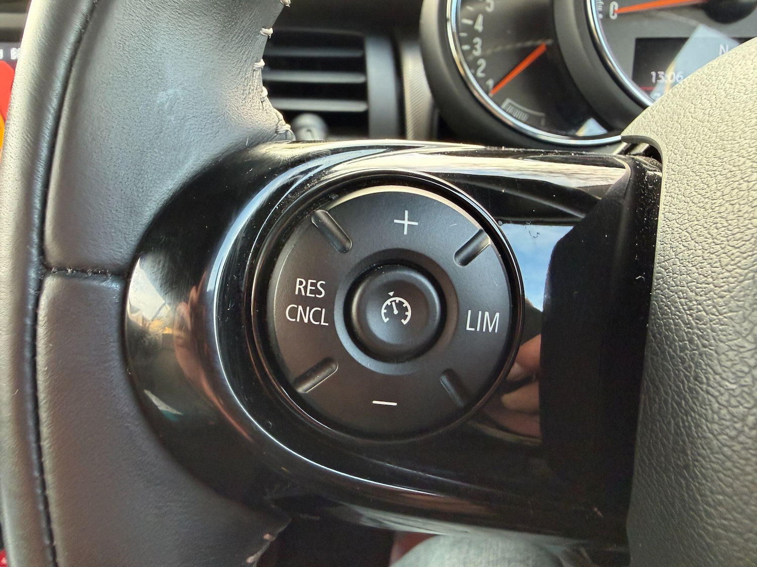 Used MINI Convertible 2019 for sale - 76936234: Photo 35