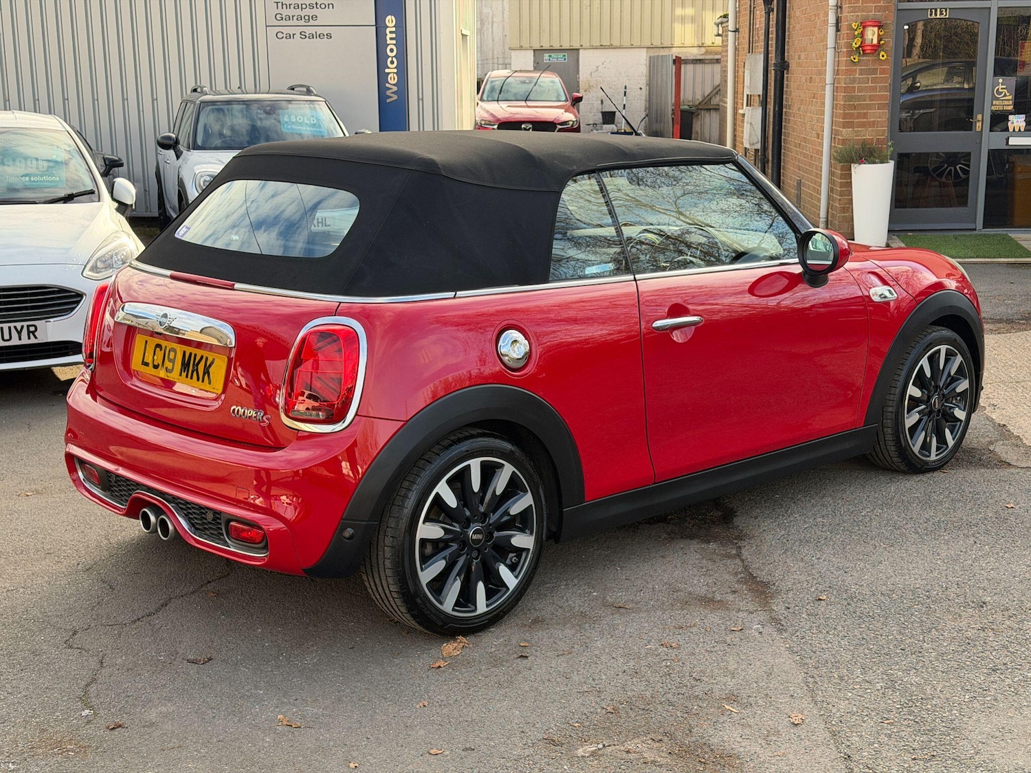 Used MINI Convertible 2019 for sale - 76936234: Photo 7
