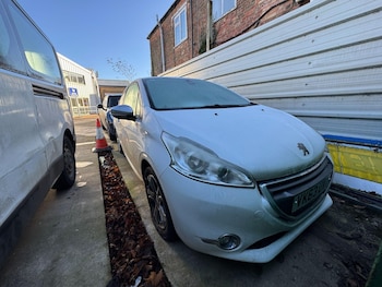 2013 (63) - 1.2 VTi Allure 3dr