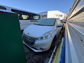 Used Peugeot 208 2013 for sale - 77108925: Photo