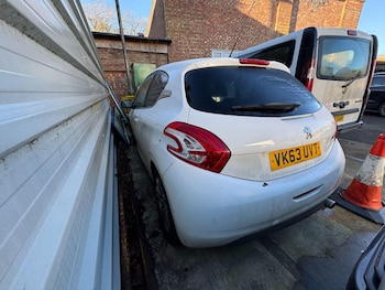 Used Peugeot 208 2013 for sale - 77108925: Photo