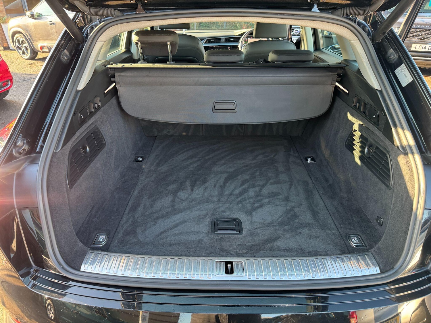 Used Audi e-tron 2020 for sale - 76936189: Photo 17