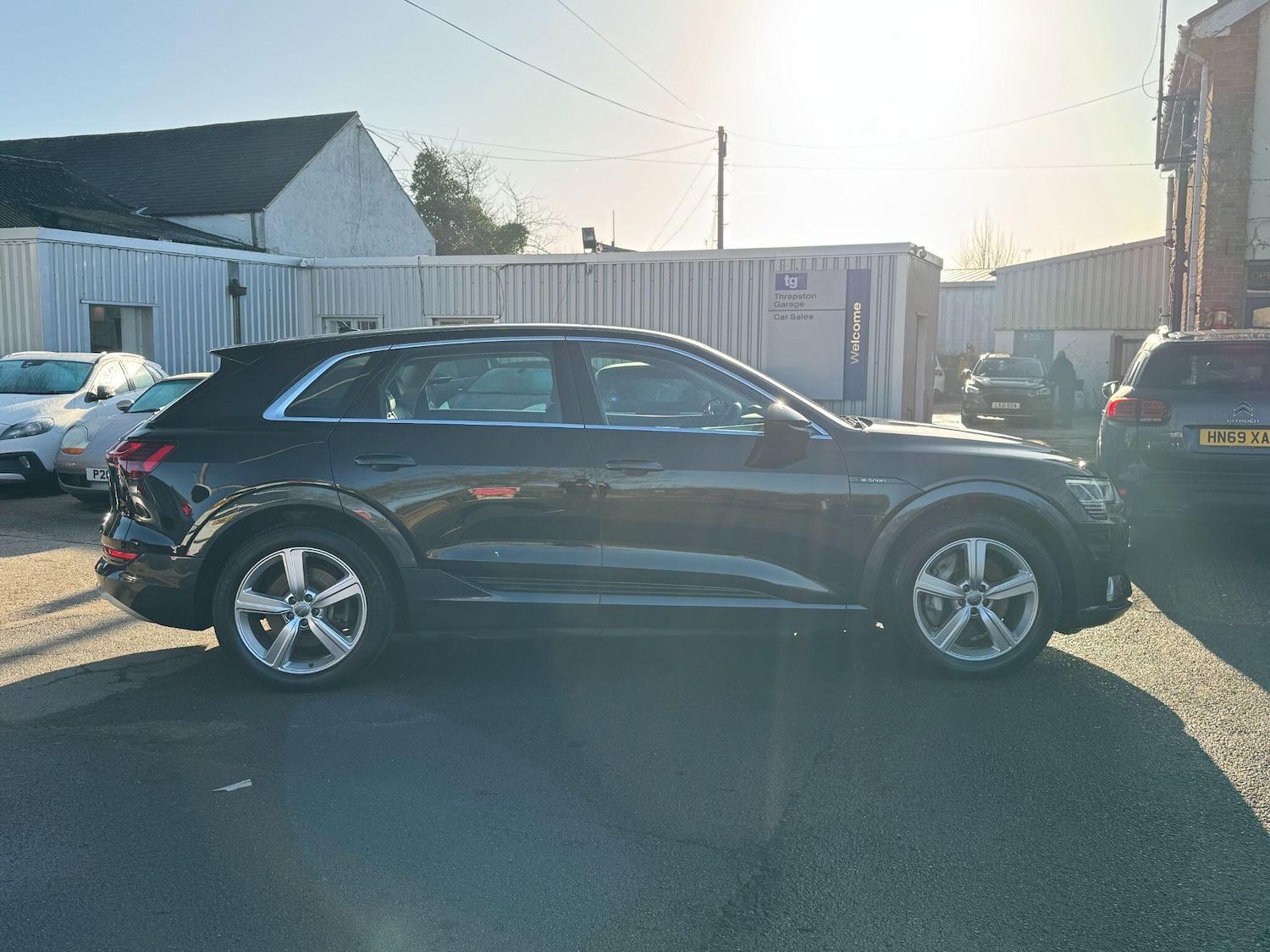 Used Audi e-tron 2020 for sale - 76936189: Photo 2