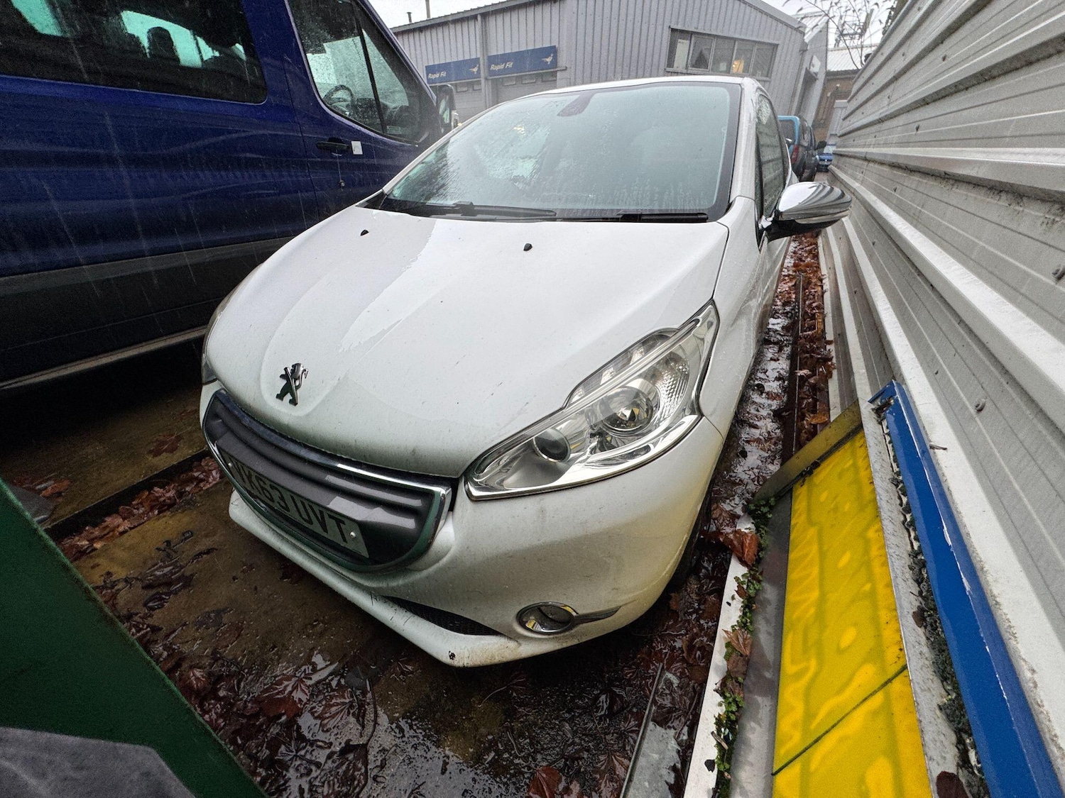 Used Peugeot 208 2013 for sale - 76952336: Photo 3