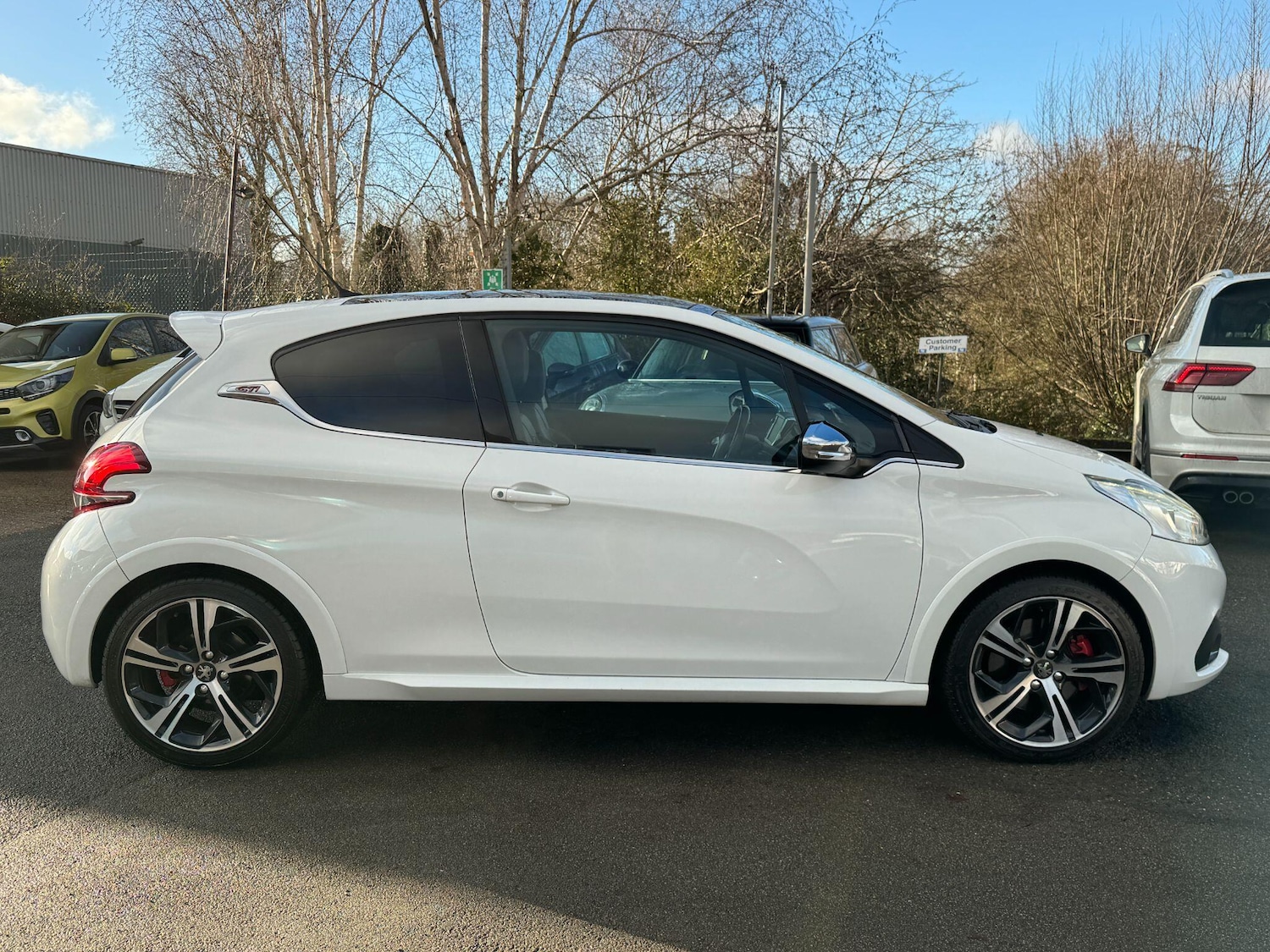 Used Peugeot 208 2016 for sale - 77162725: Photo 2
